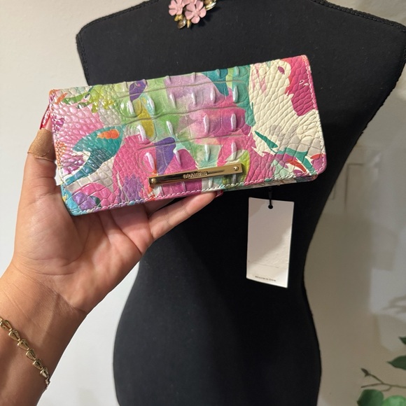 Brahmin Handbags - Brahmin Ady Wallet in the Daylily Melbourne colorway new 🆕